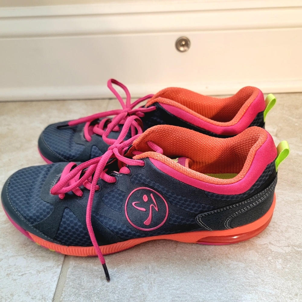 Like new Zumba Air Low Sneaker size 8